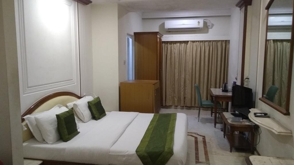 Garden Hotel Mumbai Kültér fotó