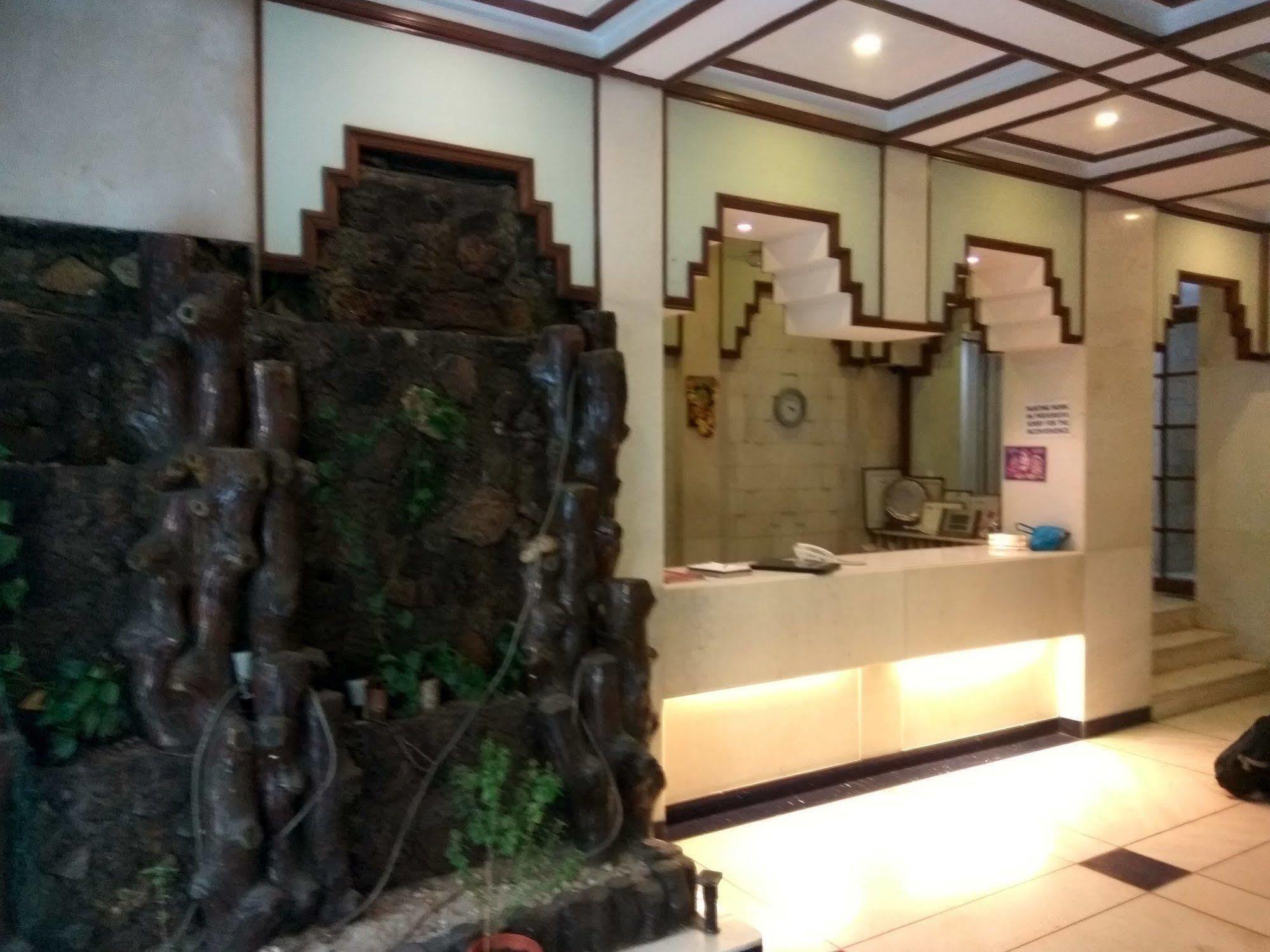 Garden Hotel Mumbai Kültér fotó